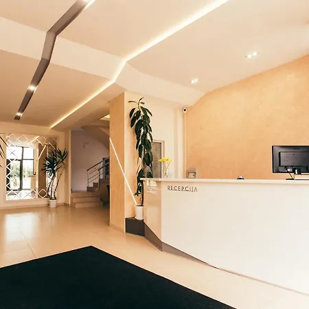 Dijana 酒店 皮罗特