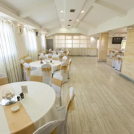 酒店 Dijana 皮罗特